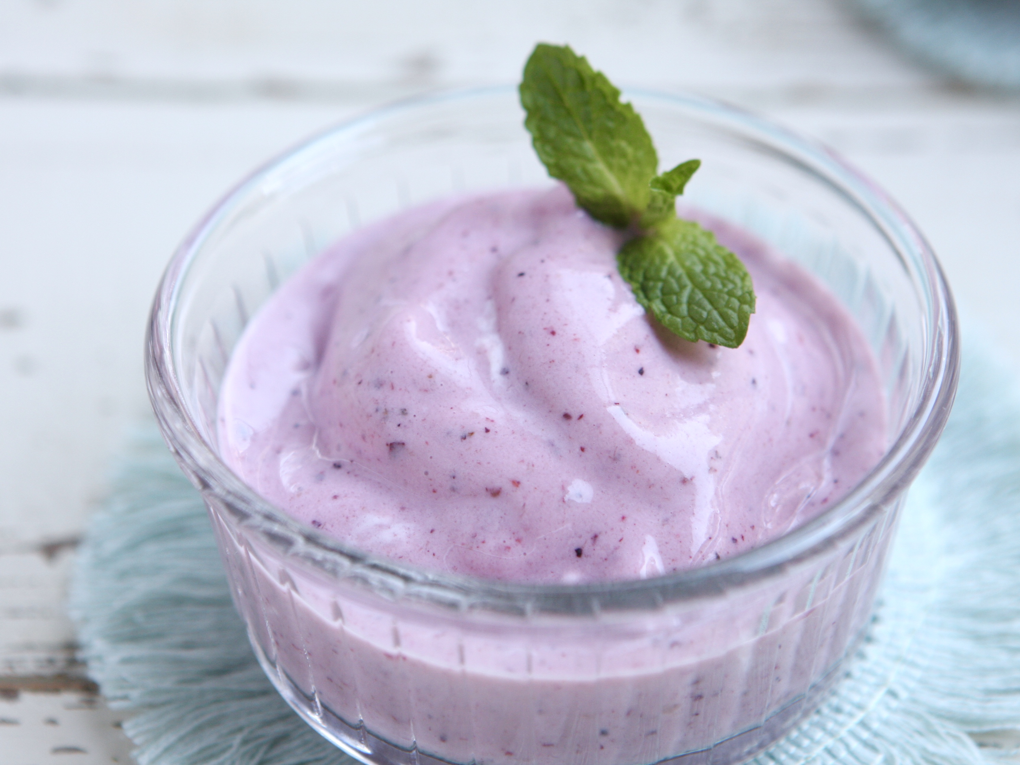 ブラックベリーとアップルのフローズンヨーグルトケーキのレシピ