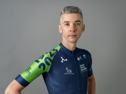 選手紹介 ペーテル クストル